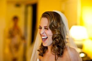 Bride_laughing_hotel_Lovelight_photo